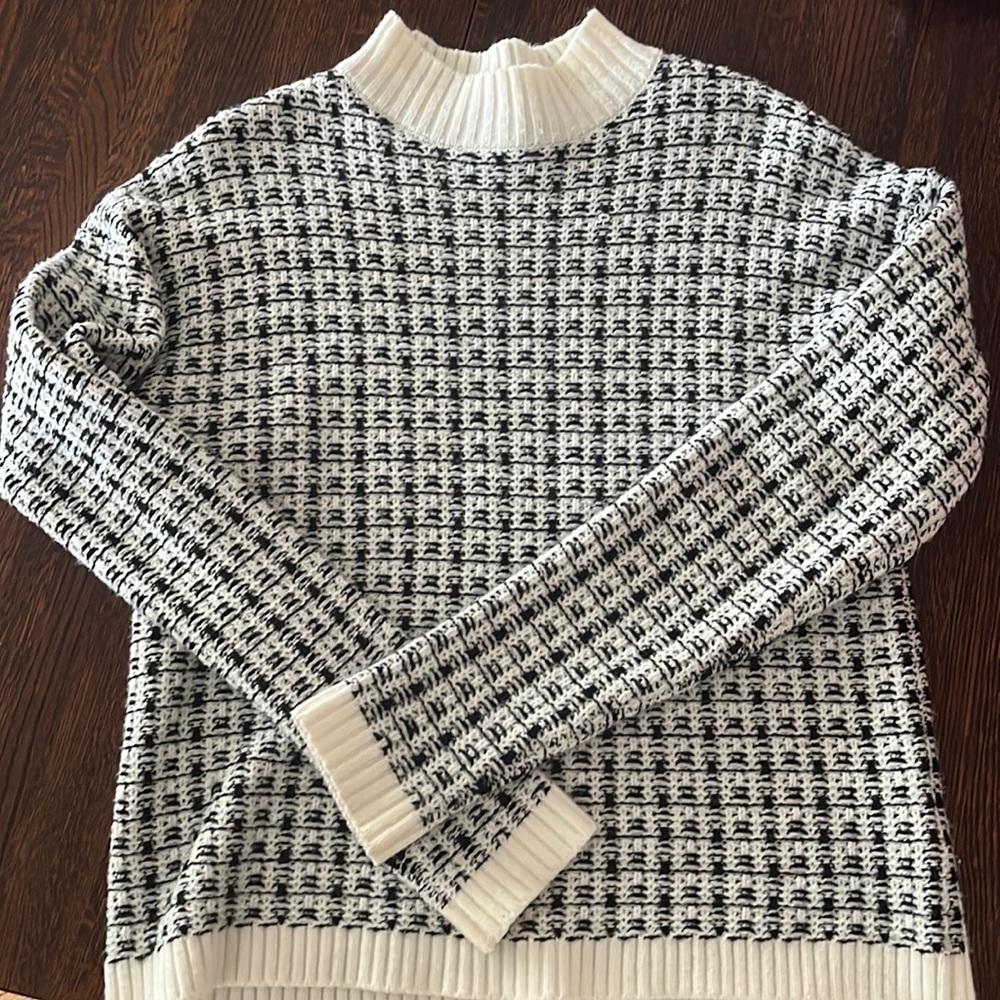 RW & CO Sweater